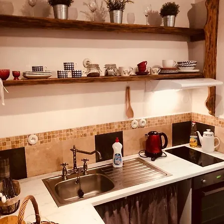 Apartmán Se Zahradou V Barokním Měšťanském Domě Poblíž Kroměříže A Olomouce Apartamento